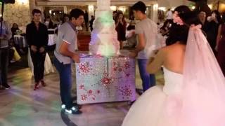 Düğün Pastasından Çıkan Süpriz Oryantal Süpriz Dansöz Izmir Oryantal Kiralama 05060612574