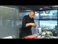 Aprende a enharinar y sazonar con Juan Pozuelo y su libro Recetas&Viñetas