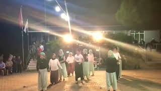 Köylü Kizlari - Eri̇k Dali Gevrekdi̇r - Oynuyor