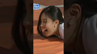 티아라 효민 간지럼 버티기