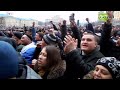 Видео Митингующие побили евромайдановцев и поставили их на колени