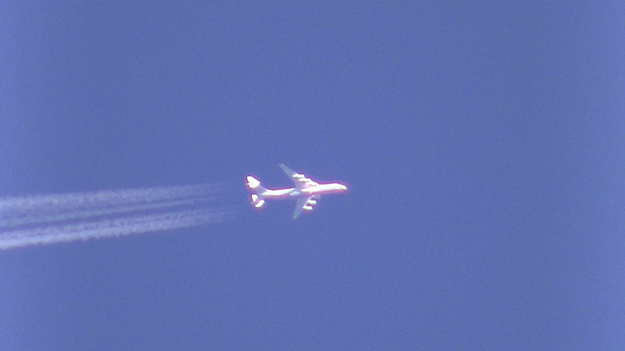 RARE!! Antonov An-225 Mriya (UR-82060) Contrail - YouTube