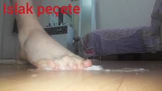 Ayak Asmr Ayak İle Bi̇r Şeyler Ezmek.