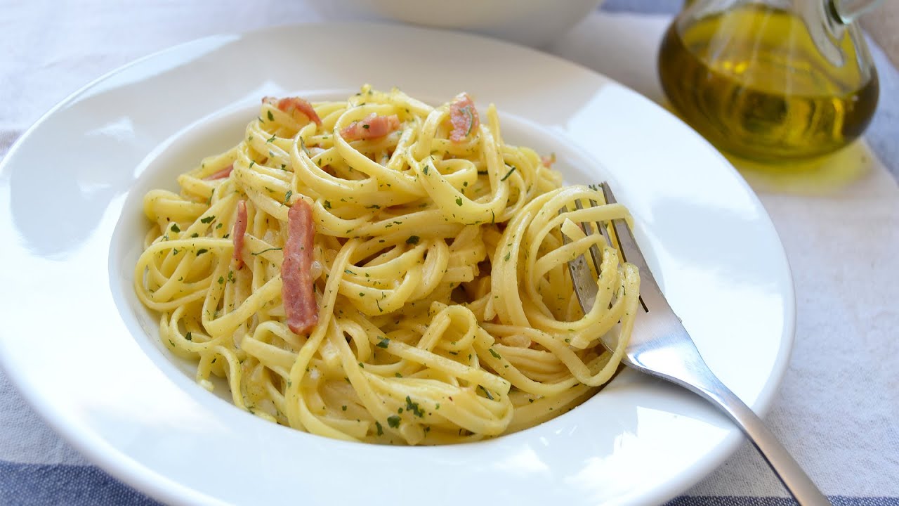 Pasta Carbonara - Easy Italian Pasta Recipe - YouTube