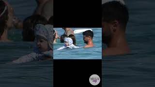 Berk Oktay Ile Yıldız Çağrı Atiksoy, Kızlarıyla Denize Girdi