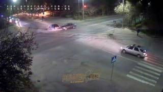 Видео ДТП (авария г. Волжский) ул. Коммунистическая ул. Карла Маркса 13-10-2016 17-58 от powernet.com.ru, улица Карла Маркса, Волжский, Россия