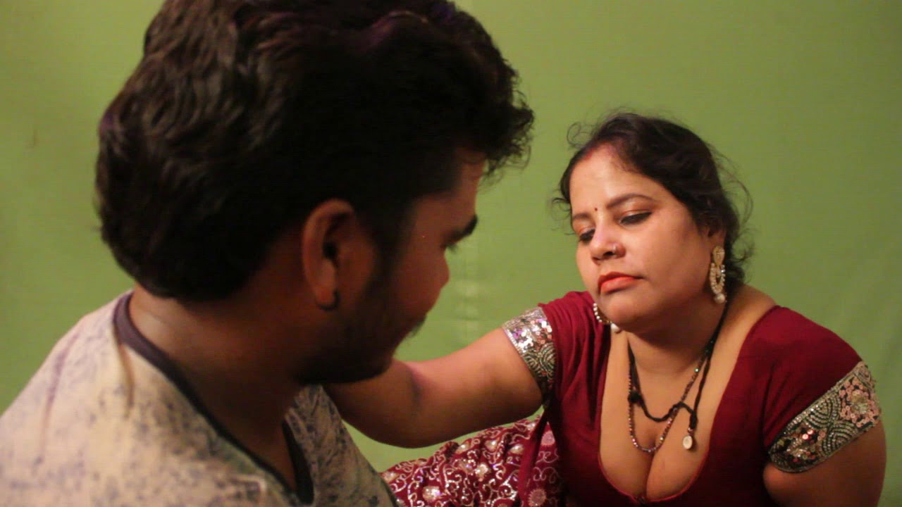 Bhabhi making romance