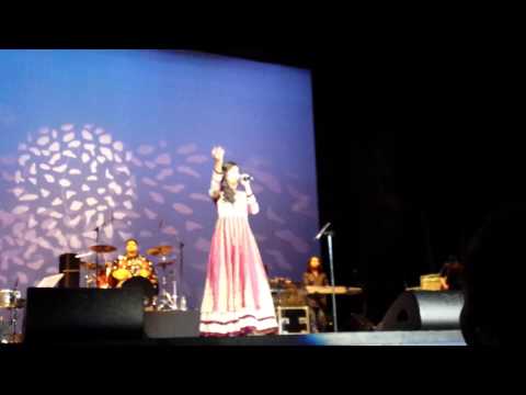 Shreya Ghoshal - Lag Ja Gale A tribute to Lata Mangeshkar Live...