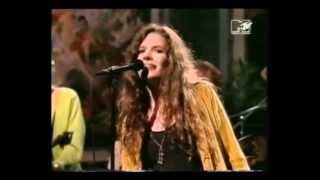 Watch Edie Brickell Beat The Time video