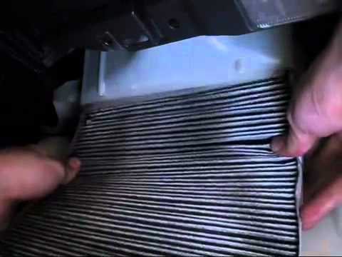 Замена салонного фильтра Вольво S40 (Volvo S40)