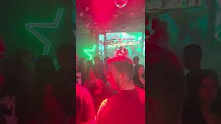 Gostosa Dançando Funk De Mini Saia.