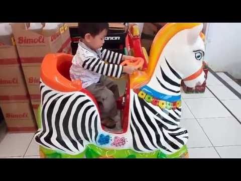 Naik Odong2 Kuda Zebra di Alfamart Garut video Naik Odong2 Kudavideo Naik Odong2 KudaZebradi Alfamart Garut. Odong odong ini ada di alfa mart sewaktu faqih libur lebaran, saat itu faqih ...
