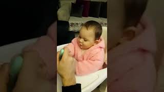 Yogurt Yiyen Mina