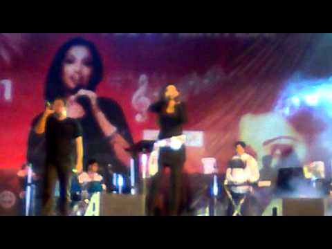 Shreya Ghoshal in SRM - Chori Kiya Re Jiya