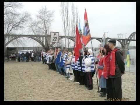 Севастопольские моржи заплыли по Днепру