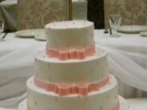 We matched the color theme of the cake to the couple's wedding colors