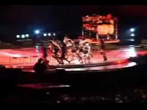 17. Keep it together - Blonde Ambition Tour