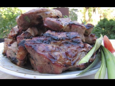 Очень сочный шашлык из свиной шейки на мангале Очень сочный шашлык из свиной шейки на мангале