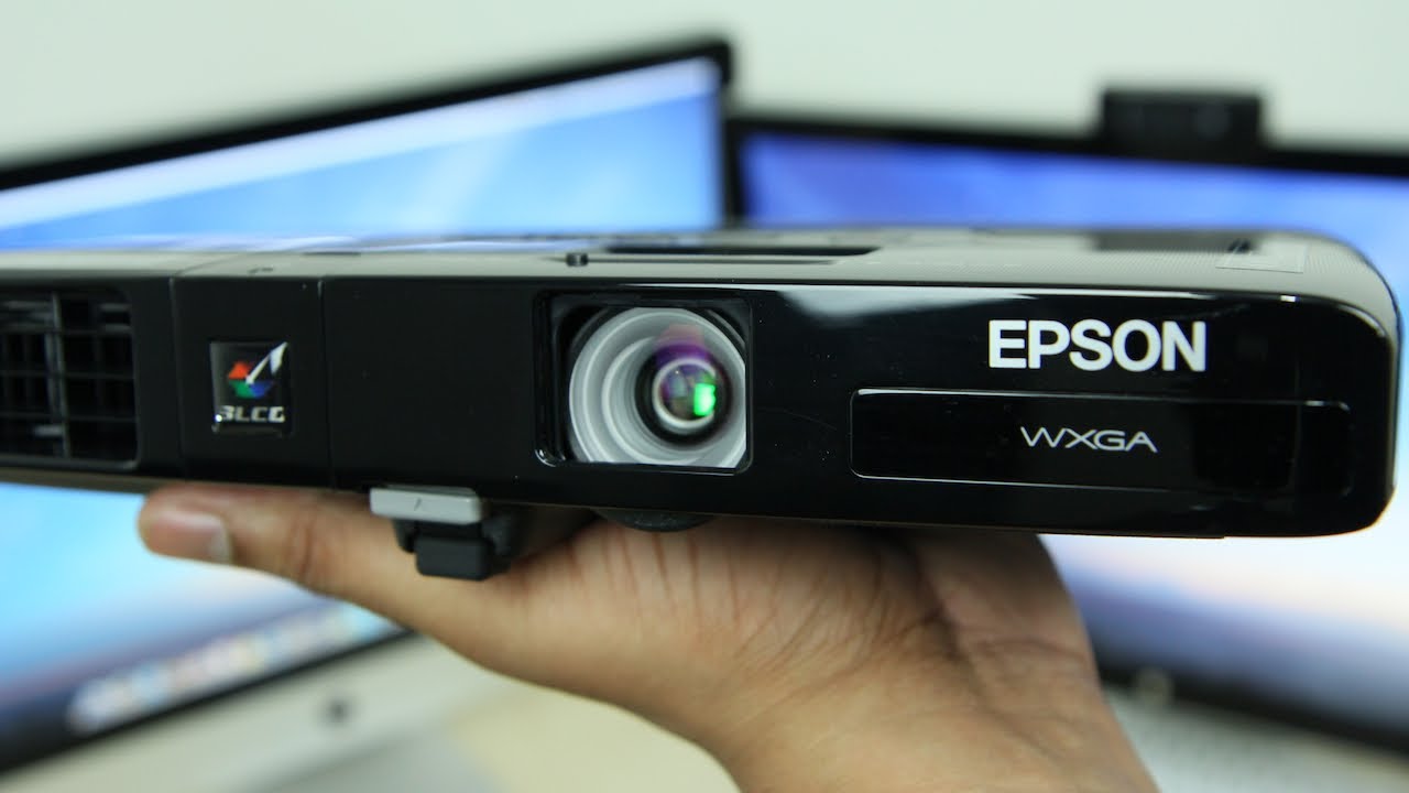 Review: Epson Powerlite 1761W Projector - YouTube