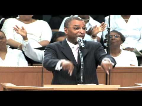 Pastor Soaries directing choir