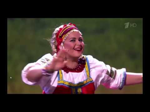 Женщина поет частушки Женщина поет частушки
