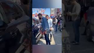 Samsunlunun Sinir Tanimayan Togg Aşki Lasti̇kleri̇ni̇ Elleri̇yle Parlatti