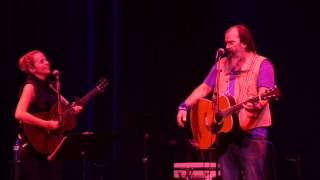 Watch Steve Earle Willin video