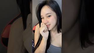 Detik Detik Live Selebgram Cantik Buka Bh