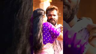 Khesari Lal Ne Kajal Raghwani Ko Liya Stage Par Kiss