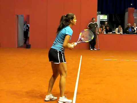 Ana イバノビッチ Training with Victoria Azarenka @ Porsche テニス Grand Prix 2010 Stuttgart