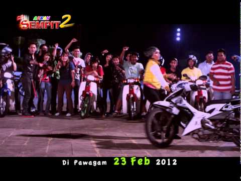 Adnan Sempit 2 - aksi stunt wanita