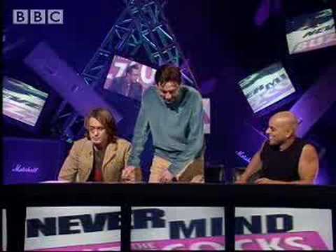 Take That's Mark Owen sings thriller! - BBC