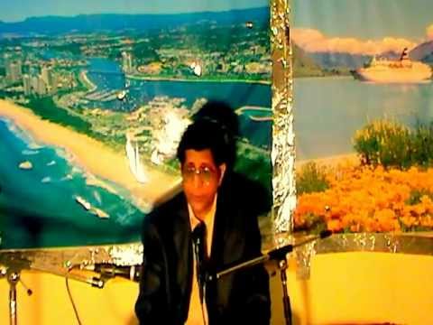 Apni aankhon mein basa kar koi iqrar karoon by Khader Khan