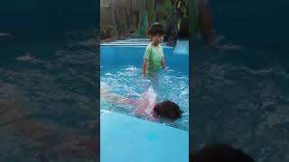 Alina Kelelep, Alina Lagi Berenang