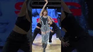 SG LISA DANCE PERFORMANCE 