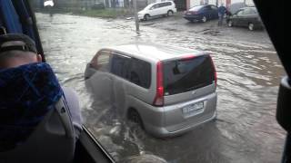Видео Потоп в Новосибирске ул. Станционная 30.07.16 от Timur Kamilov, Станционная улица, Новосибирск, Россия
