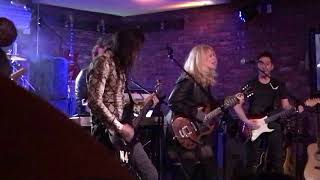 Barracuda With Nancy Wilson Liv Warfield And Nuno Bettencourt Barracuda With Nancy Wilson Liv Warfield And Nuno Bettencourt