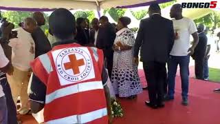 Muna Adondoka Ghafla Akiuaga Mwili Wa Mwanae Patrick, Mumewe Ajikaza