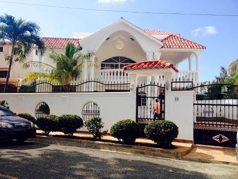 Casa Amplia en Venta en Santo Domingo, República Dominicana 81403