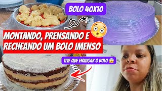 Fazendo Bolo Giga Ma De Bolo Forma 40X10 Molhei Muito O Bolo E Tive Que Enxugar