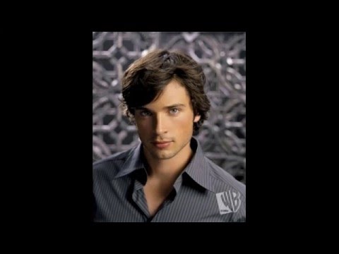 Tom Welling Shirtless and showing off his hot body