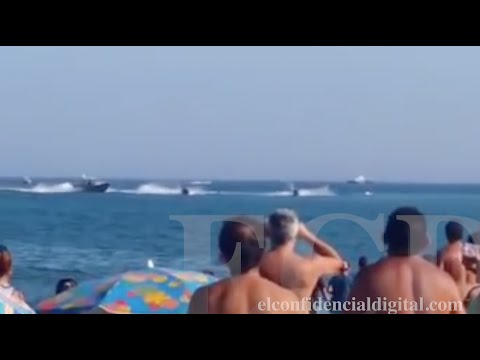 Motoristas acuáticos de La Línea de la Concepción hacen gamberradas en playas de Gibraltar