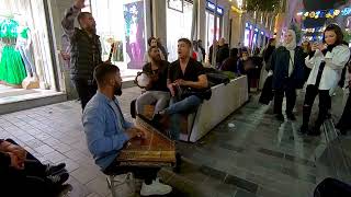 Elfida - İstiklal Caddesi Taksim İstanbul Sokak Müzisyenleri