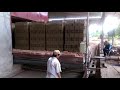 Lò Gạch Tuynel - Kích Goong Gạch Vào Nung