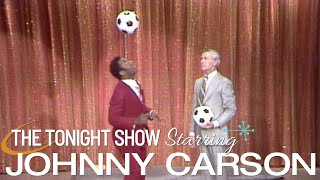 Pelé Shows Johnny How It’s Done | Carson Tonight Show
