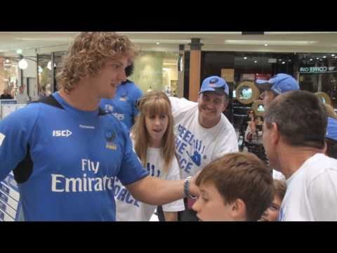 South African fans feeling the Force in Perth with Nick Cummins - South African Fans get to Feel the