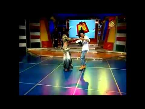 Mozart La Para Bailando Salsa Con Ibelka Ulerio En Aqui Se Habla Español