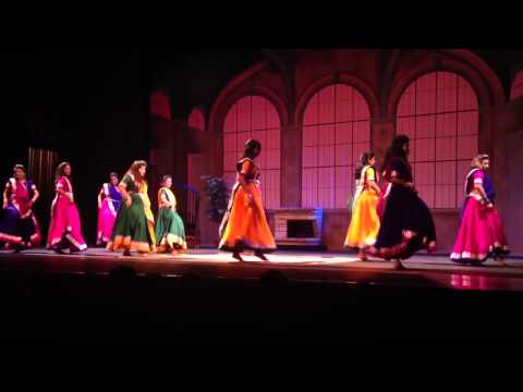Chalka Chalka dance performance