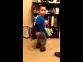Nino bailando reggaeton! 2 Años