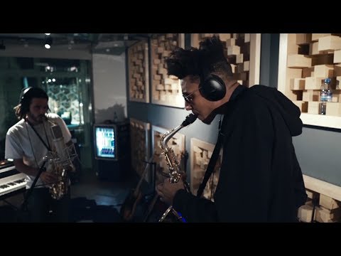 FKJ &amp; Masego - Tadow